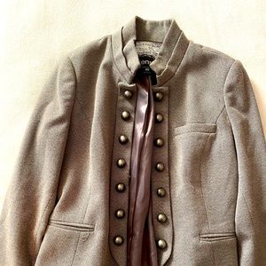 Kensie beige M-sized blazer. Mint condition.